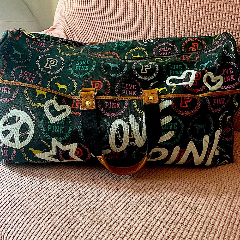 💕VS Pink 😍 Vacay Duffle Bag 🏝